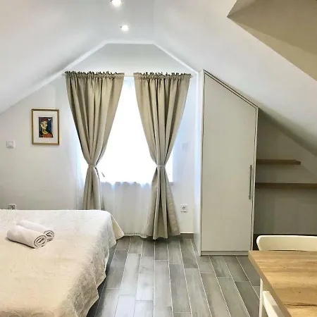 Cocoville Beach House- *