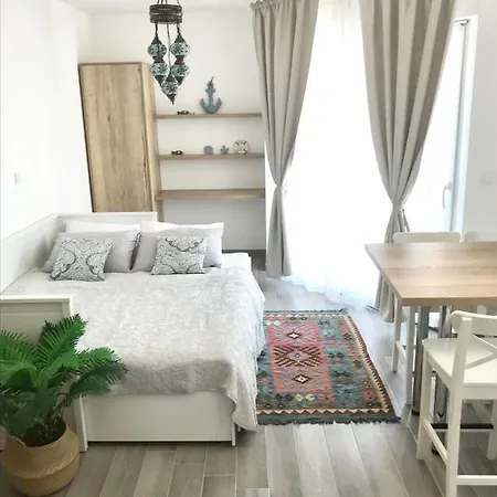 Cocoville Beach House- Makarska